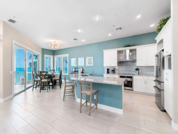 Luxurious 6-Bedroom Beachfront Residence Near Bonita Beach